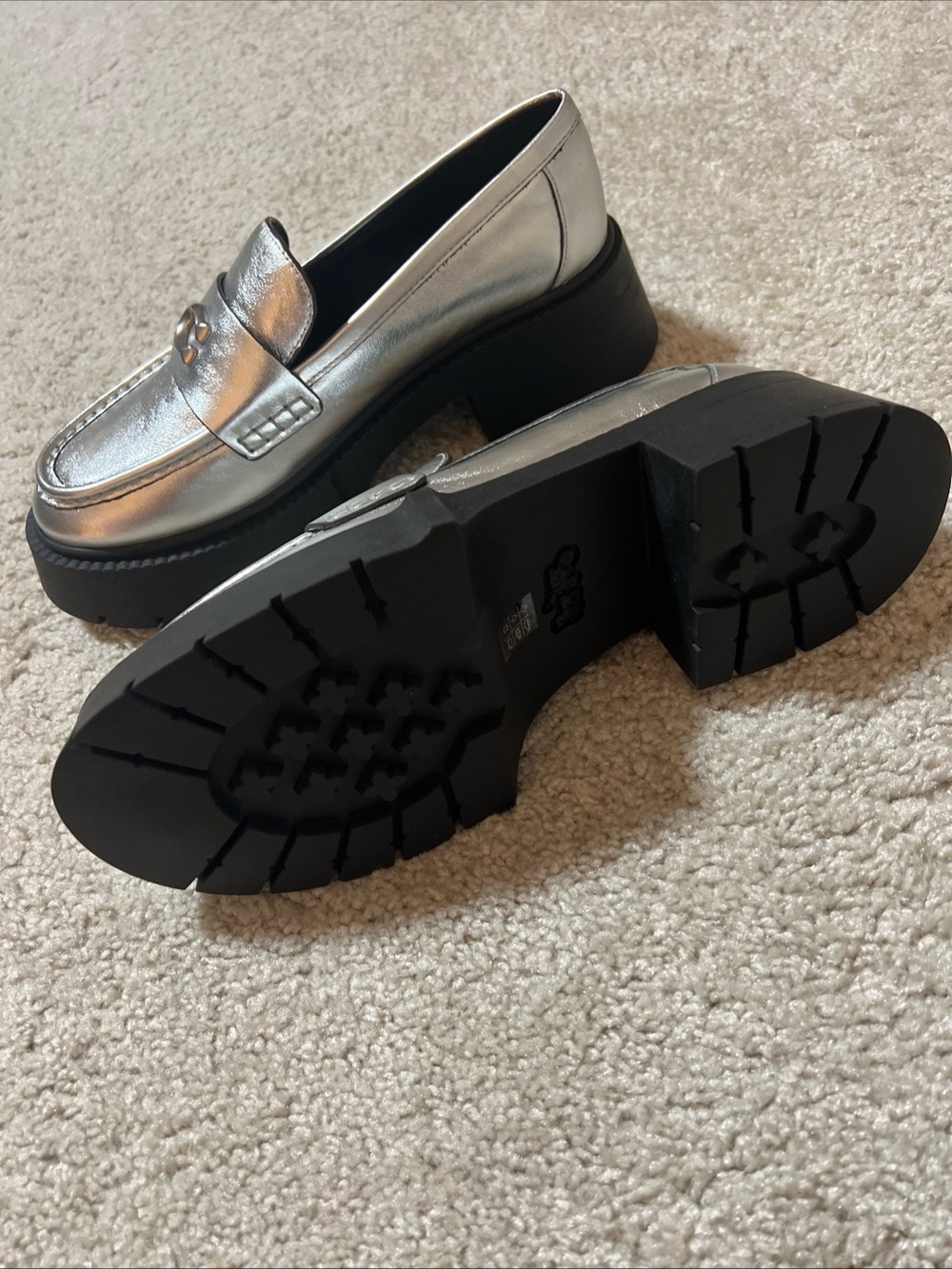 Coach Metallic Silver Women Shoes/loafers/size 8/new - Picture 9 of 11